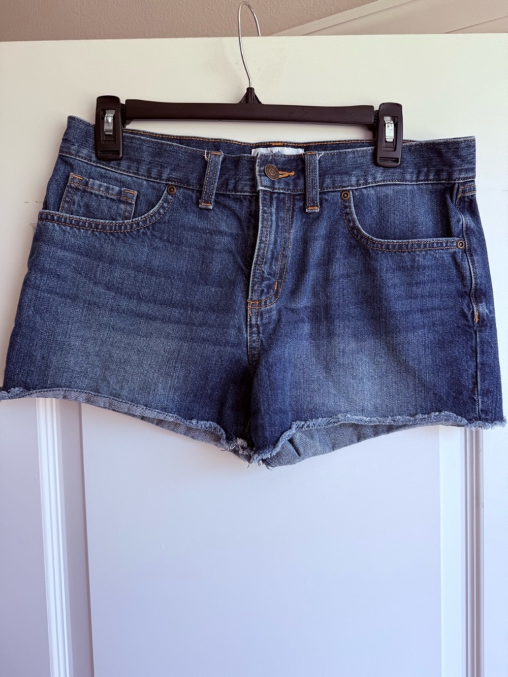 Southern Tide Women's Blue Denim Frayed Hem Shorts